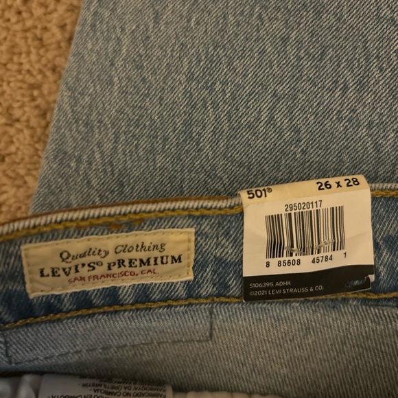 Levi's Women's Light Blue Straight Leg Jeans - Picture 6 of 14